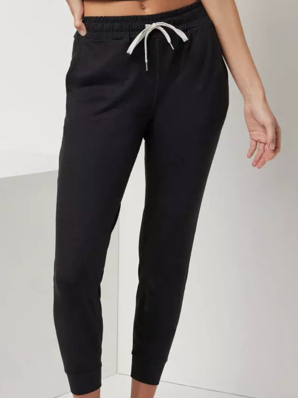 Vuori Performance Jogger Cropped Ebony Size Medium - Picture 1 of 5